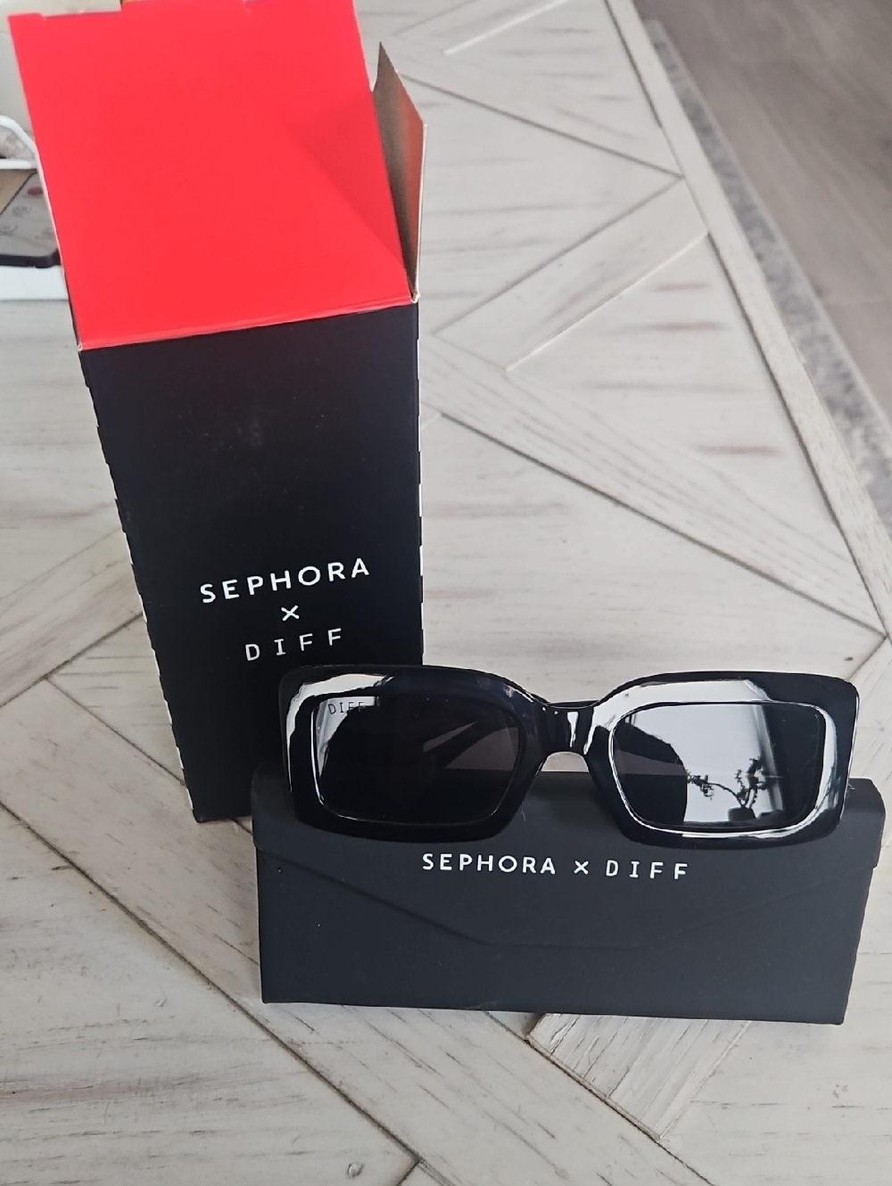 Diff Eyewear Black Rectangular Sunglasses